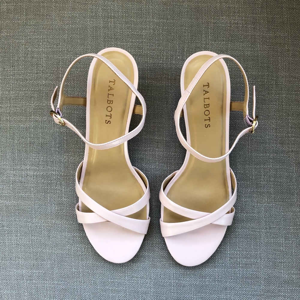 New Tablots Pink Pila Cross Strap Sandals - Size 8